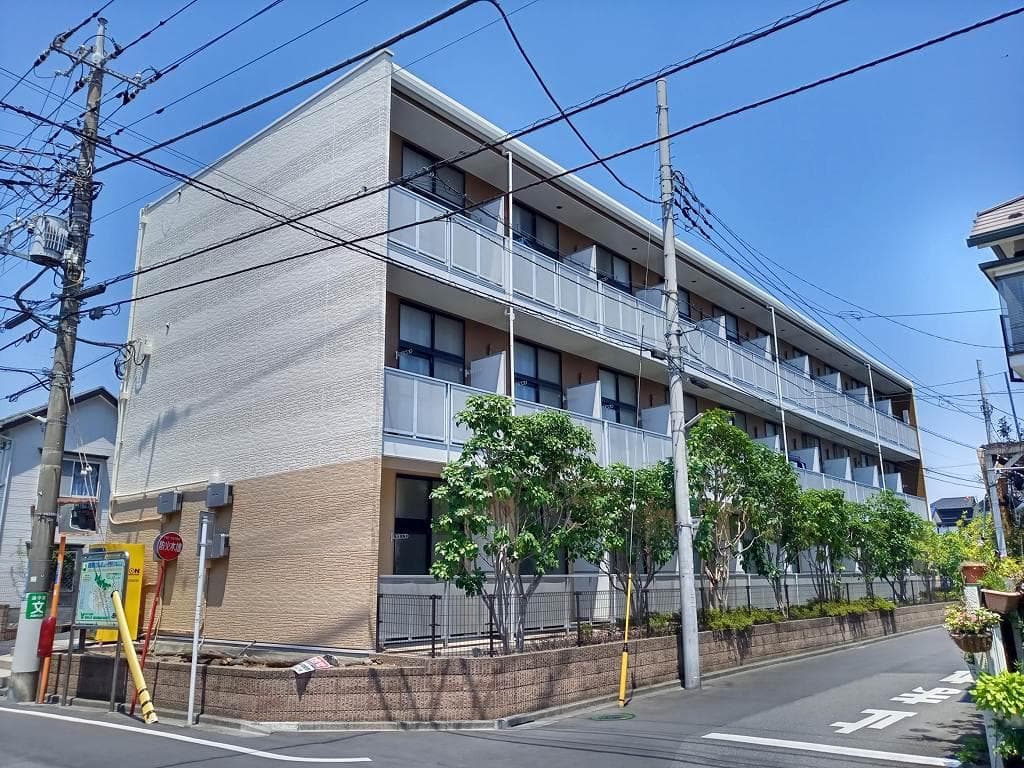Main exterior of leopalace Murayama