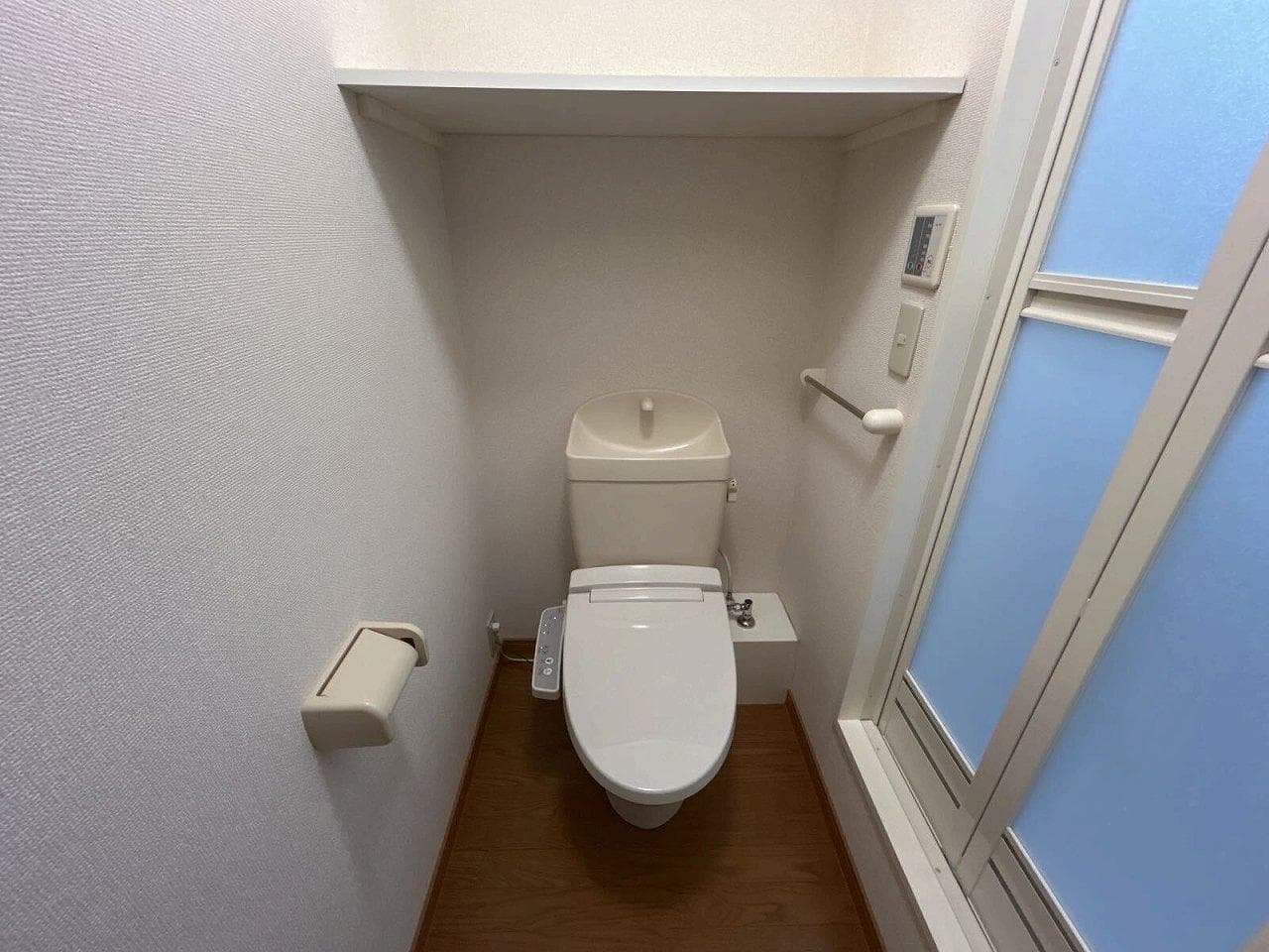 Room image 8