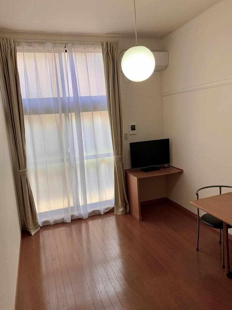 Room image 10
