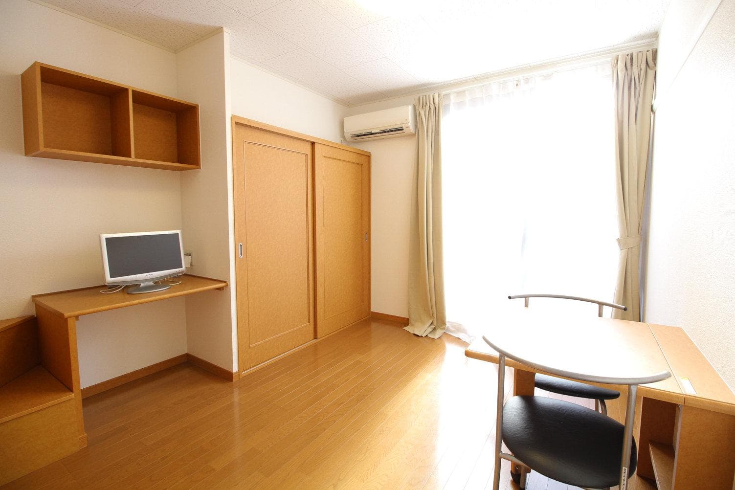 Room image 9