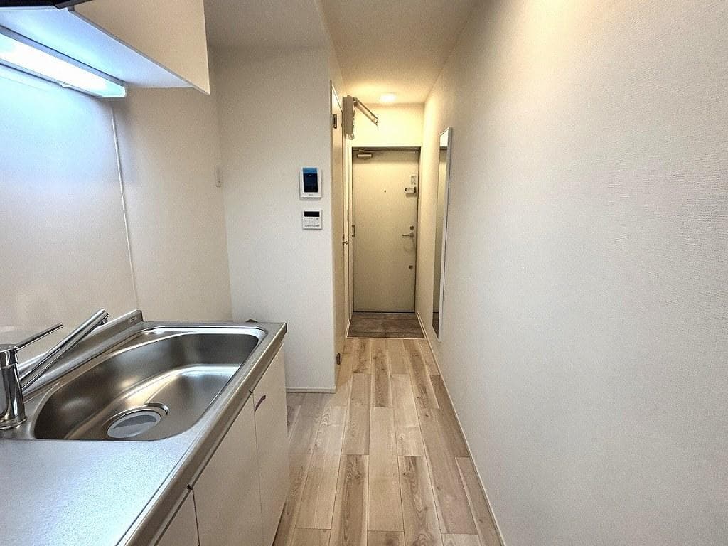 Room image 12