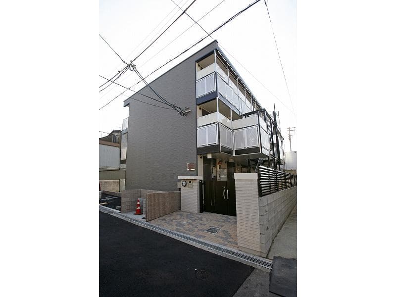 Main exterior of leopalace Takumi