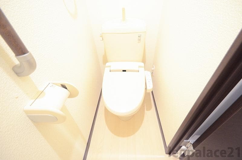 Room image 10