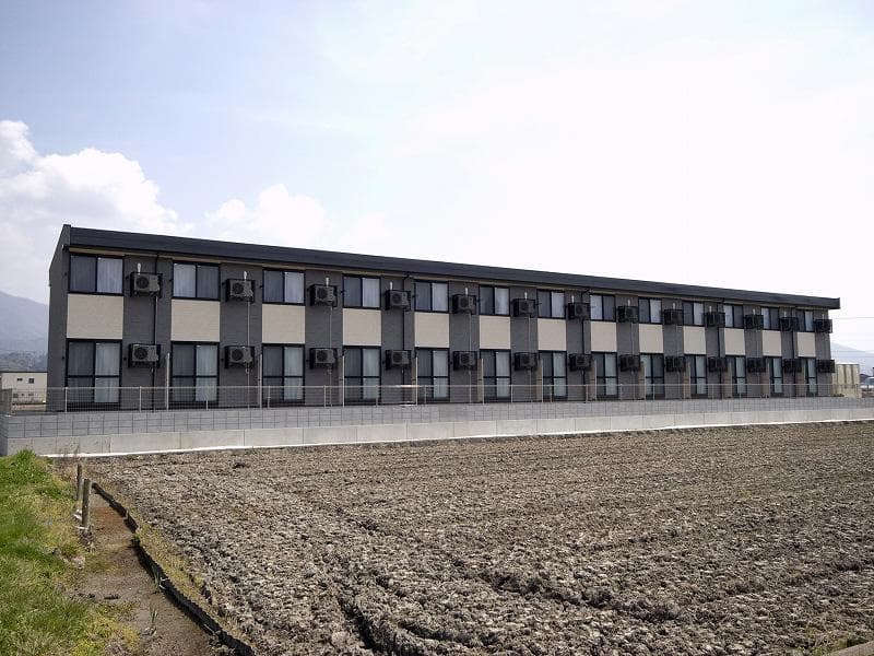 Main exterior of leopalace Blanc Arbre