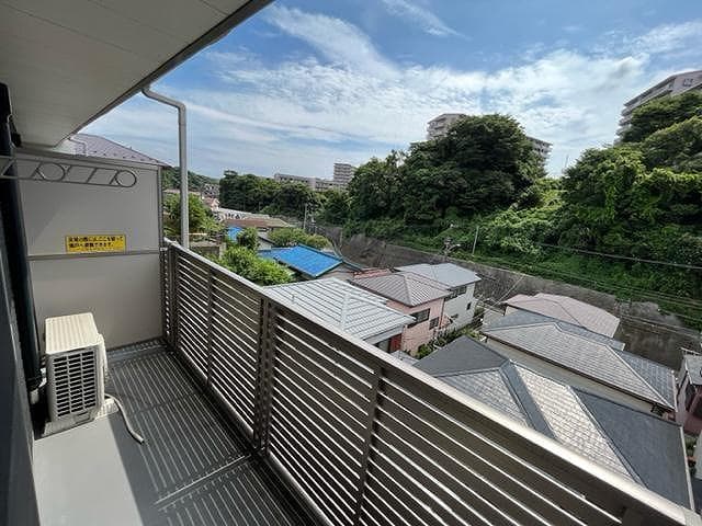 Room image 12