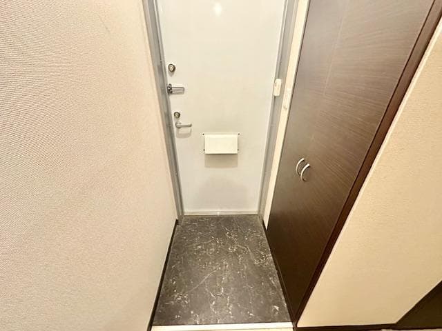 Room image 15