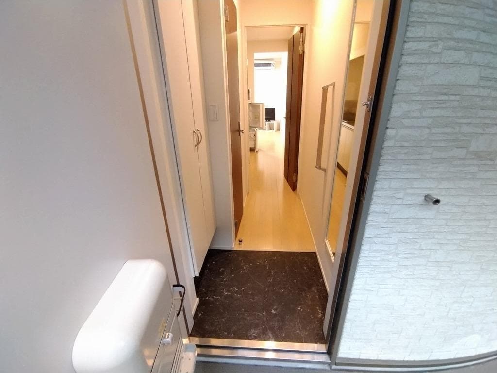 Room image 11