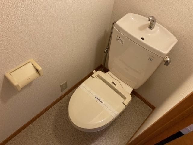 Room image 9