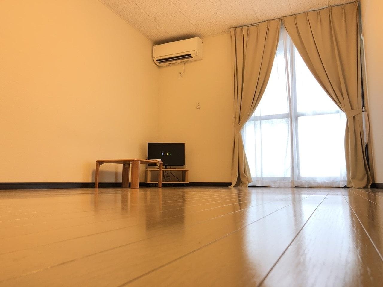 Preview interior of LEONEXT Akebono