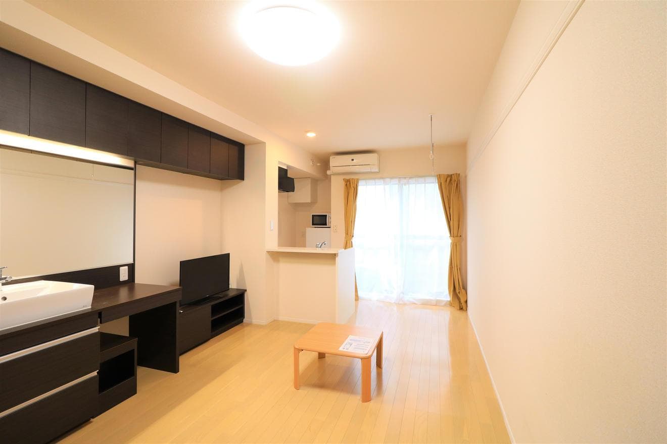 Preview interior of LEONEXT Nishiyama Tennozan