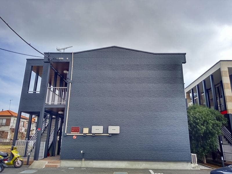 Main exterior of leopalace Kinmokusei I