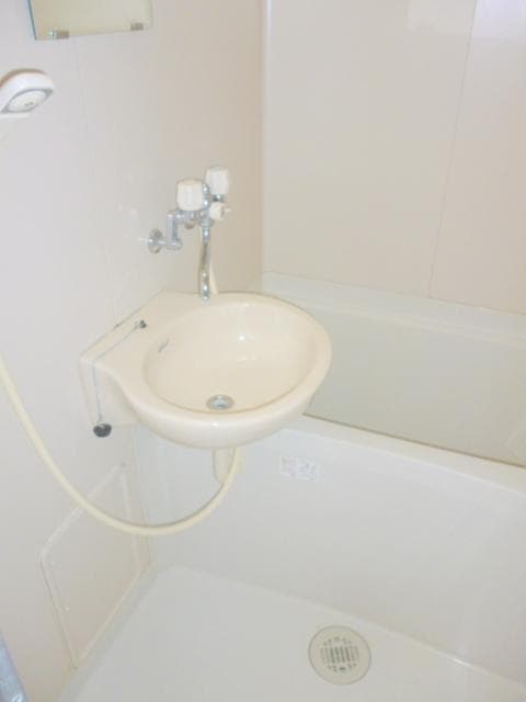 Room image 13