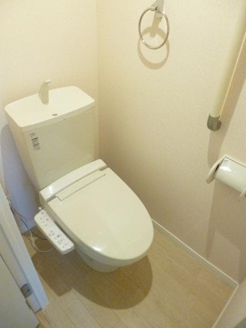 Room image 8