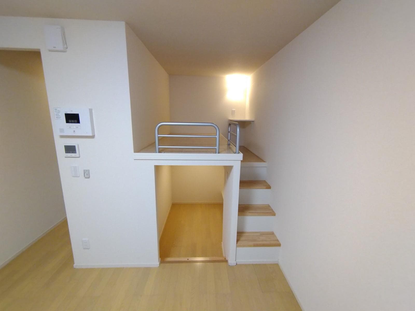 Room image 16