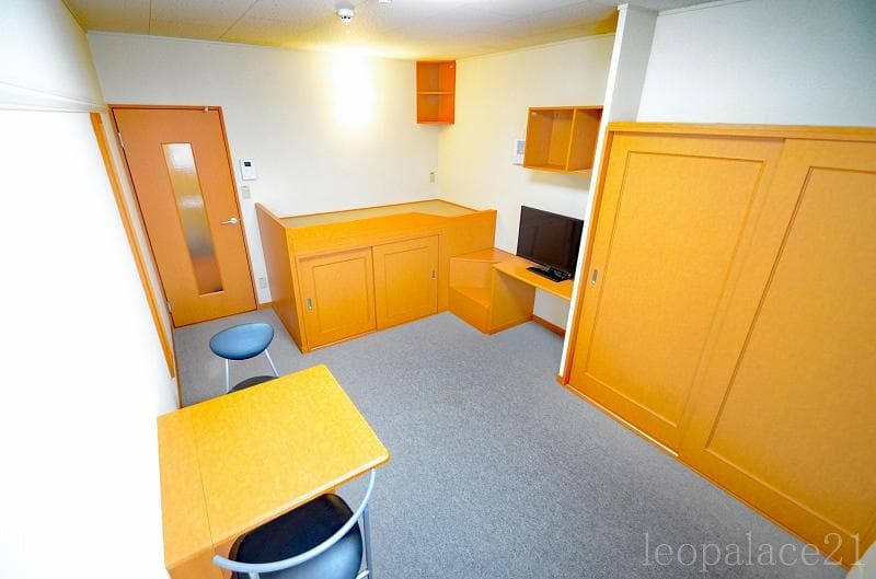 Room image 8