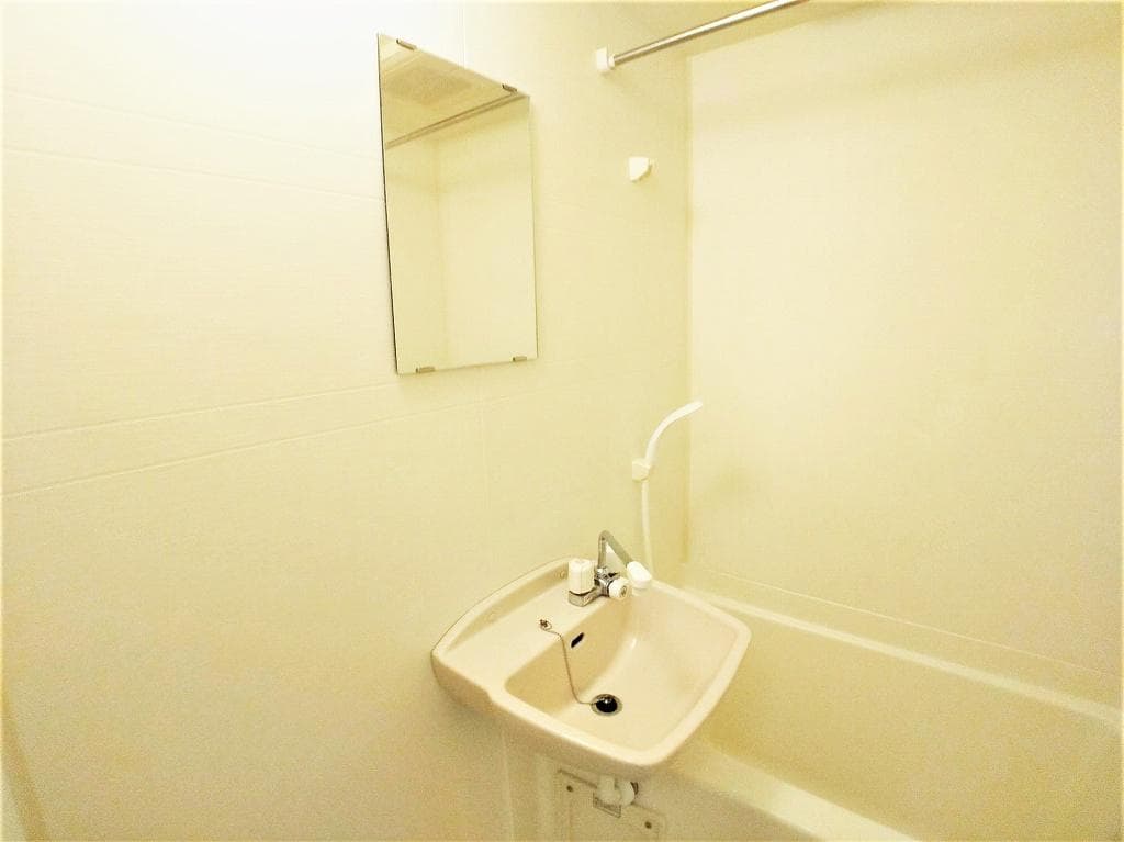 Room image 15