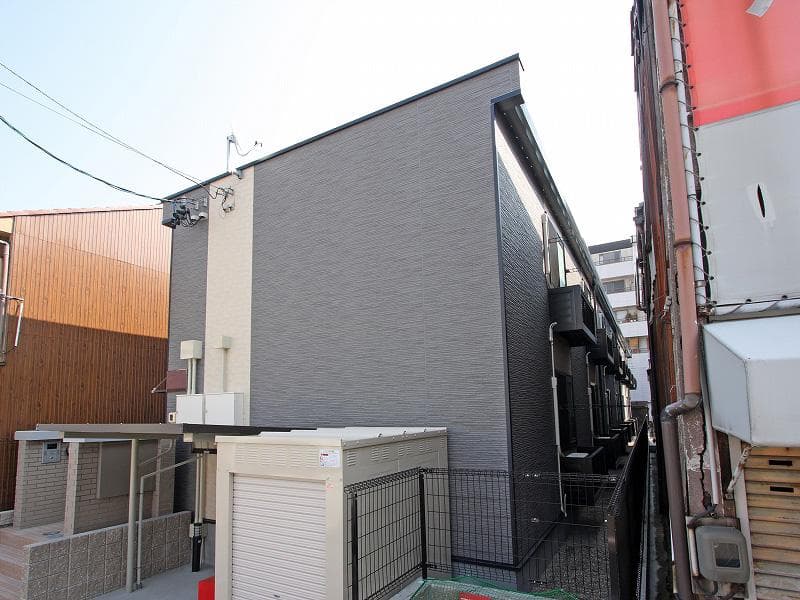 Main exterior of leopalace Omon