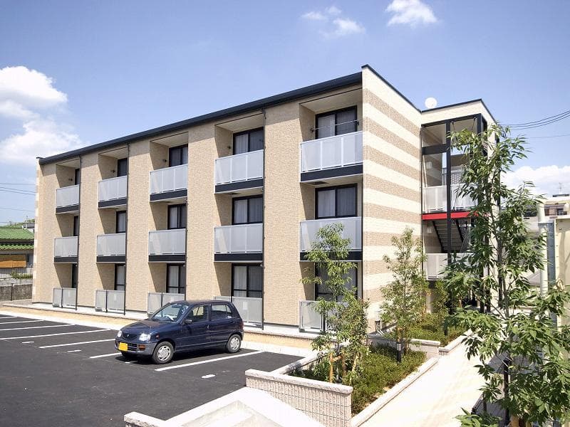 Main exterior of leopalace Mihara Tanbitei