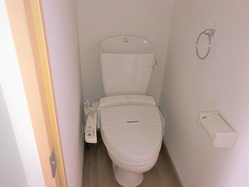 Room image 8