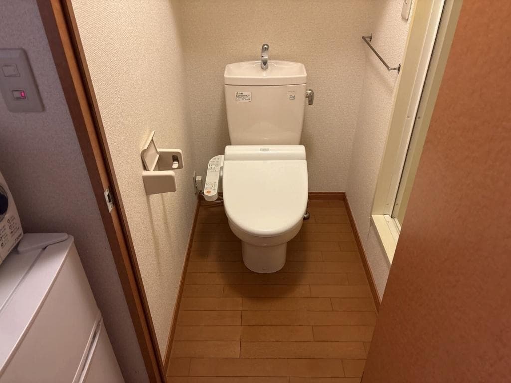 Room image 8