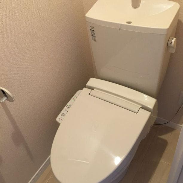 Room image 10