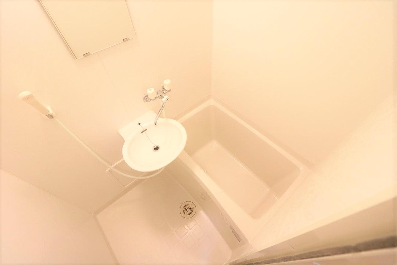 Room image 15