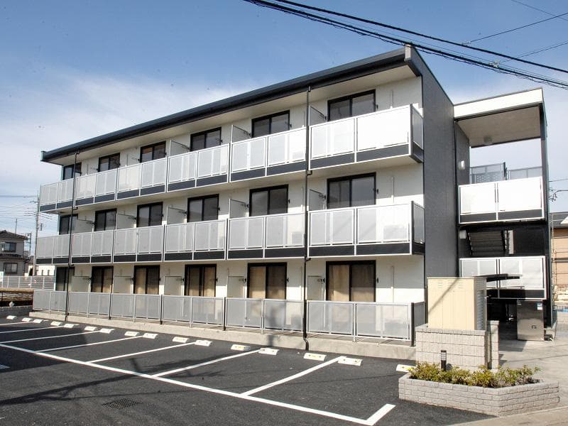 Main exterior of leopalace Chun