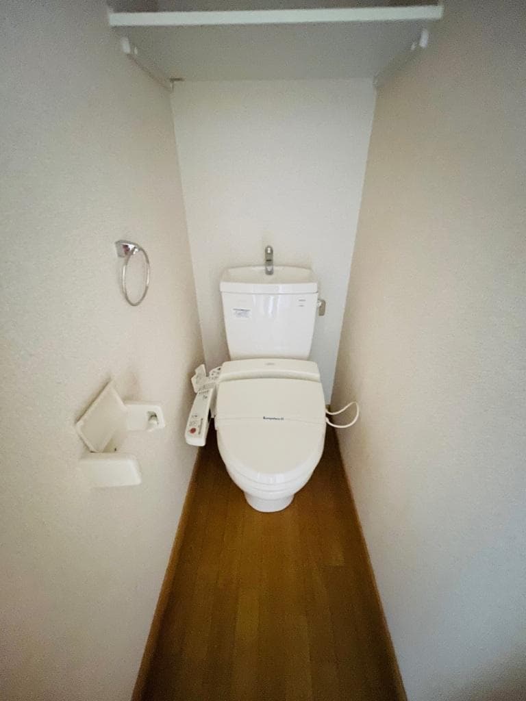 Room image 12