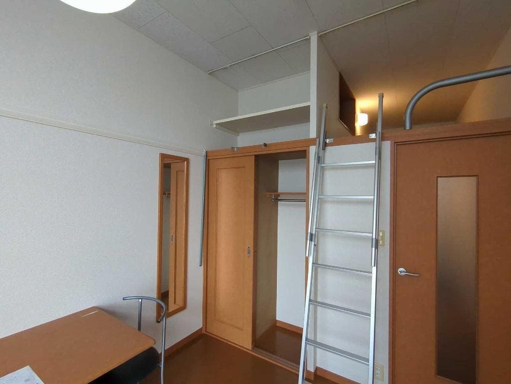 Room image 9