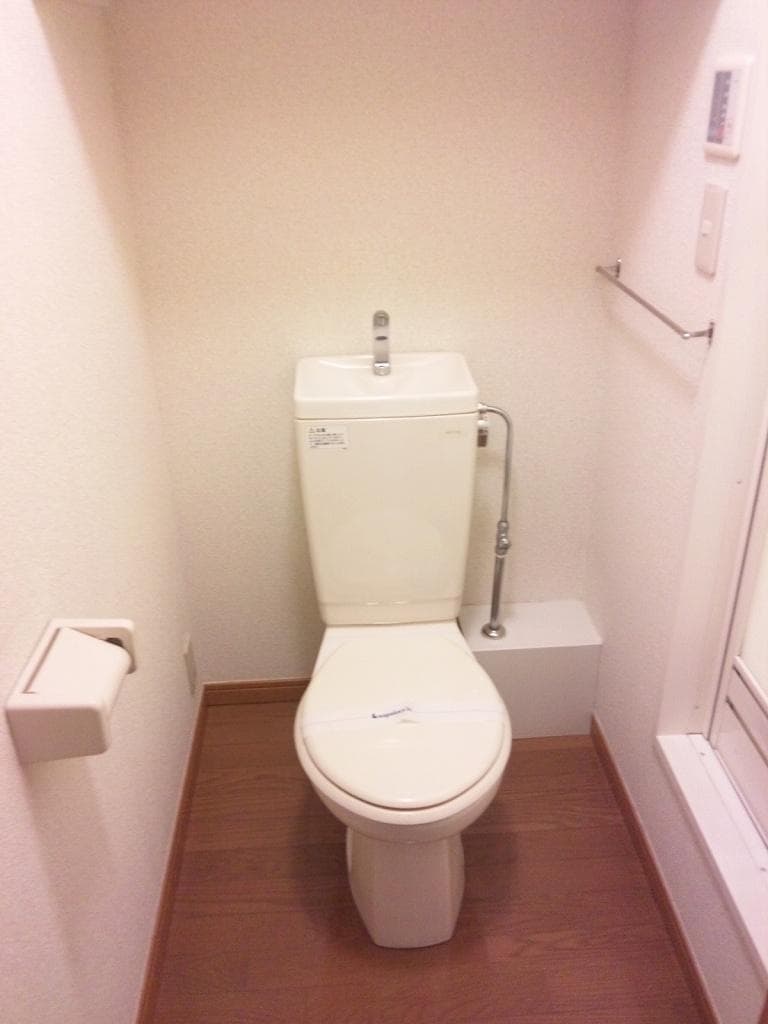 Room image 8