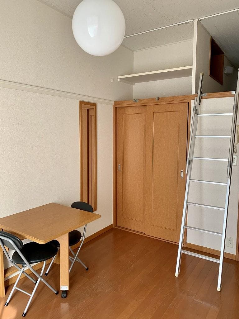 Room image 10