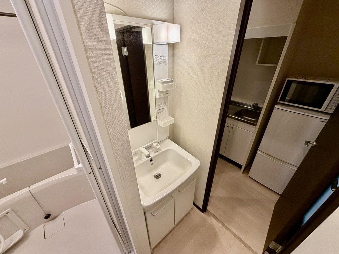 Room image 8