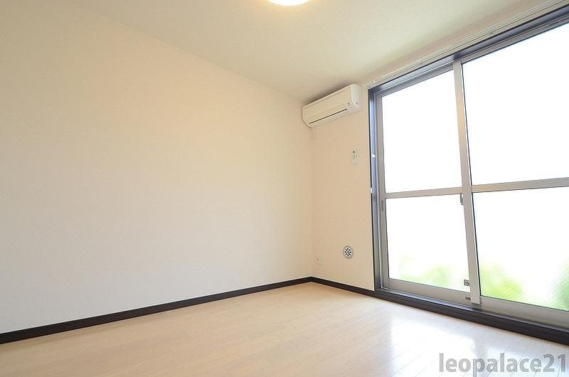 Preview interior of LEONEXT Hiyoshibaru II