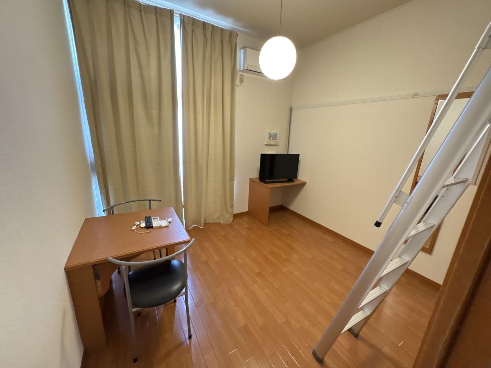 Preview interior of leopalace Bax