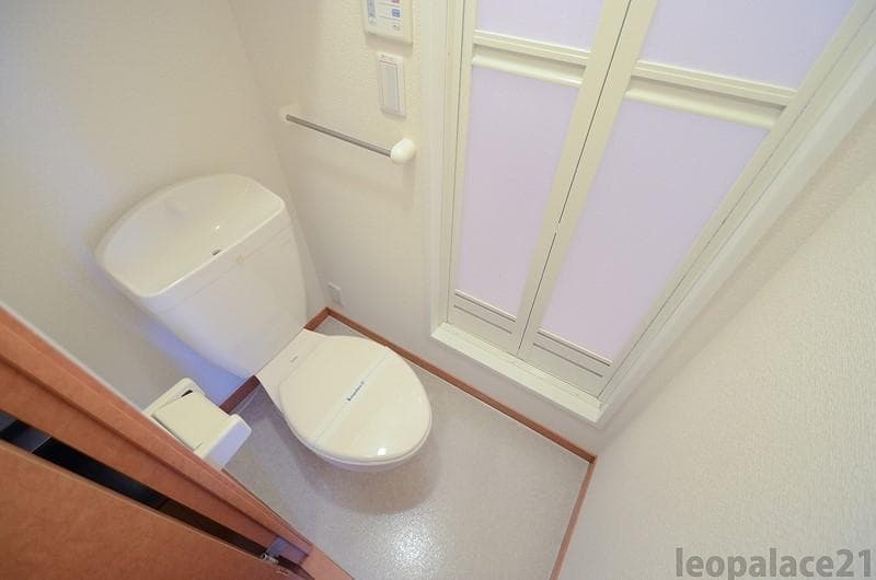 Room image 9