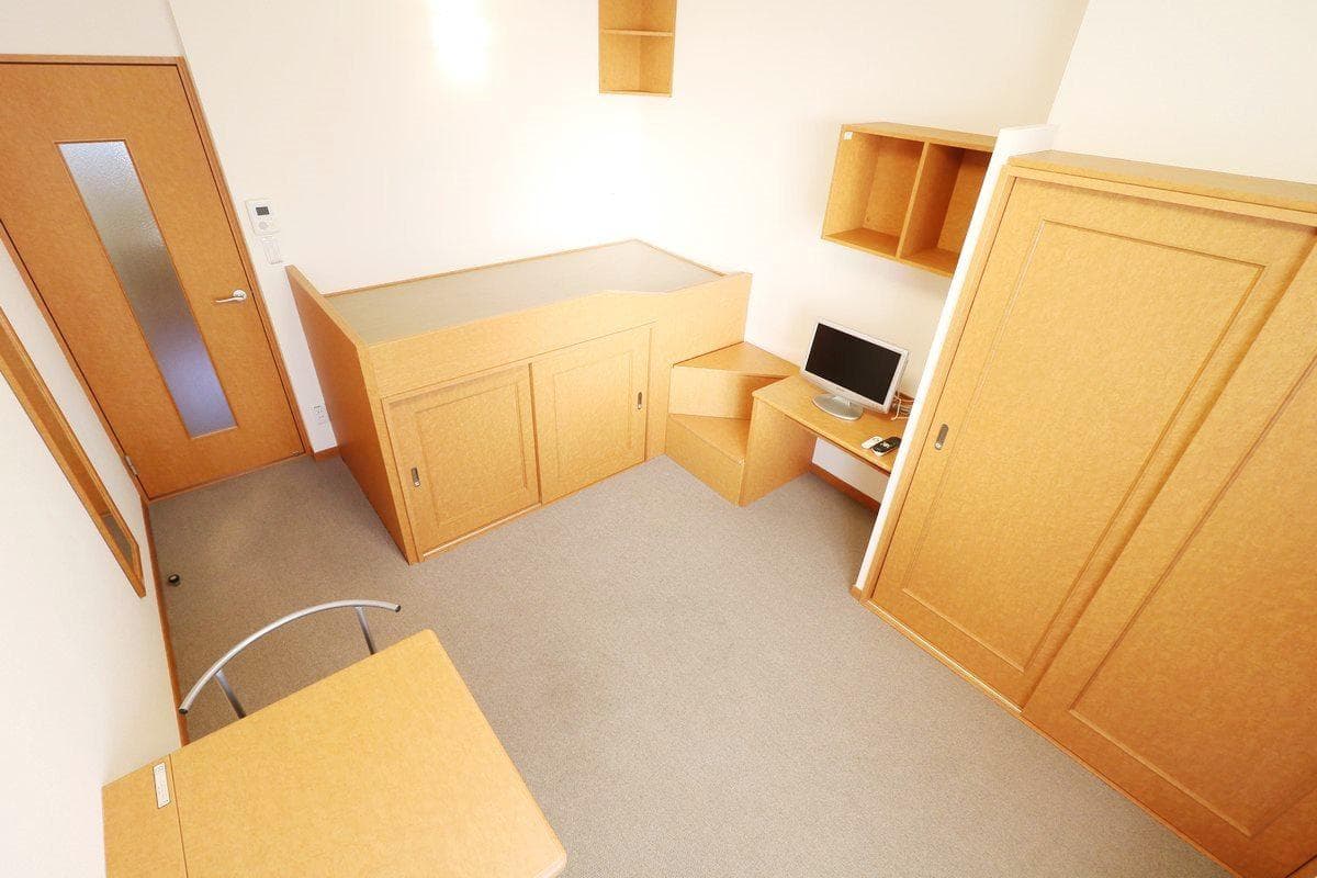 Room image 11