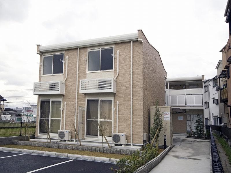 Main exterior of leopalace Mihara Nagata