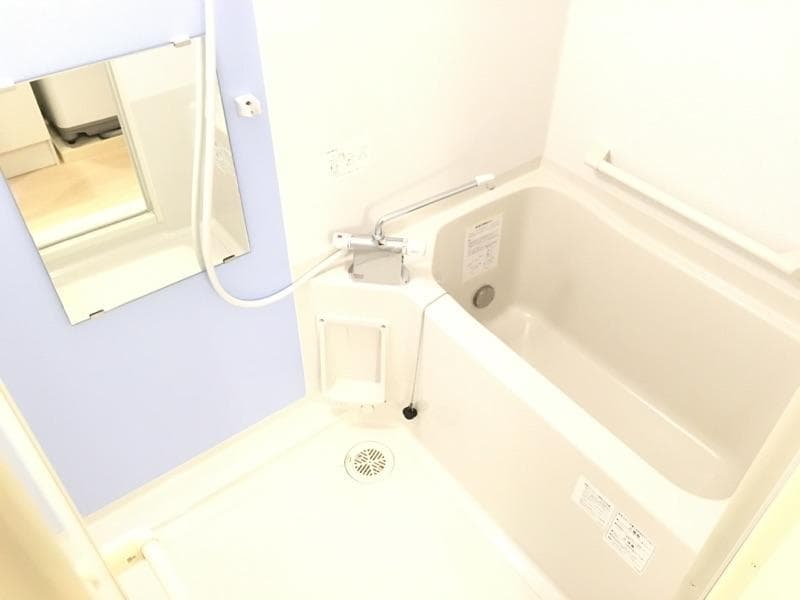Room image 8