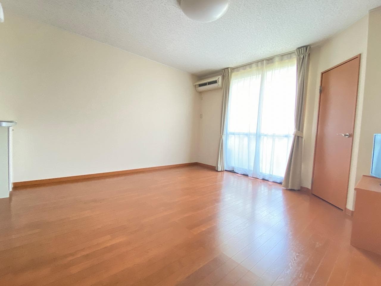 Preview interior of leopalace Azalea Casa