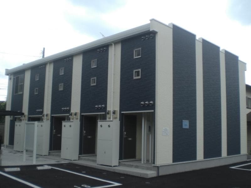Main exterior of LEONEXT Kei House