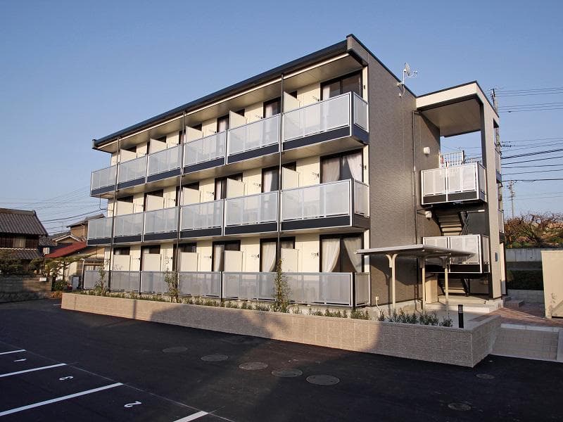 Main exterior of leopalace Nakamura