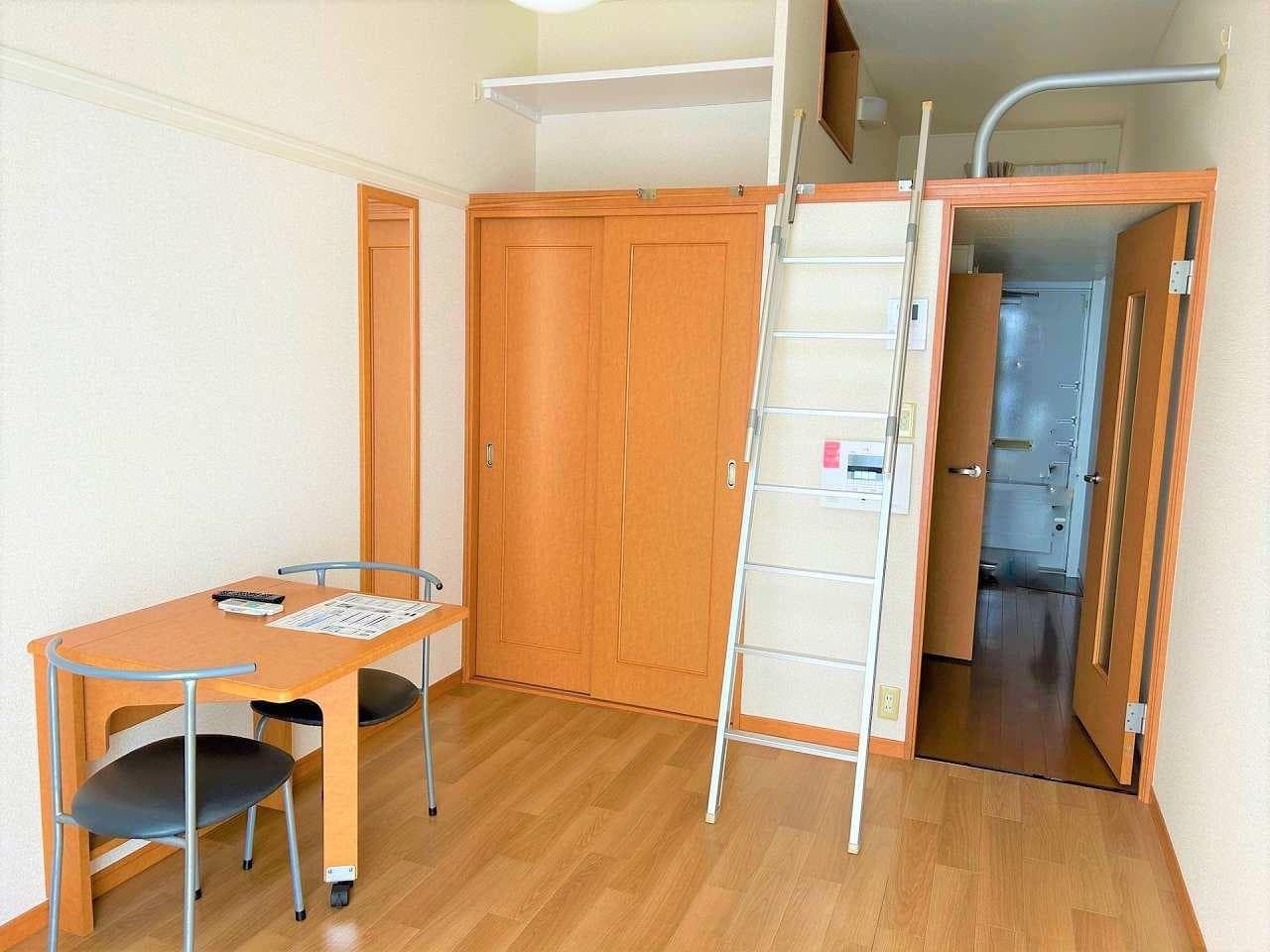 Room image 12