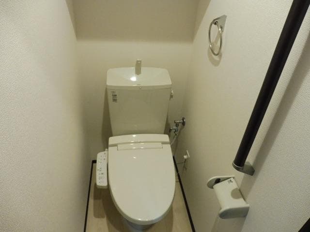 Room image 8