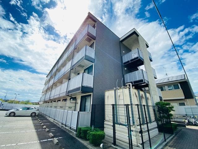 Main exterior of leopalace Present