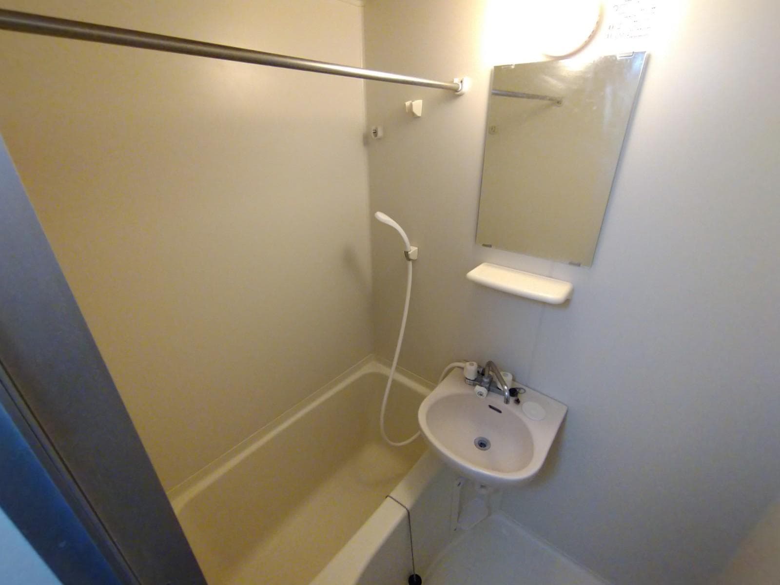 Room image 8