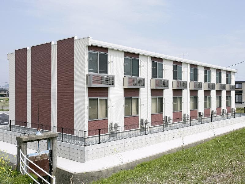Main exterior of LEONEXT Koga