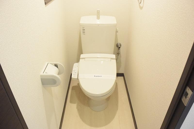 Room image 8