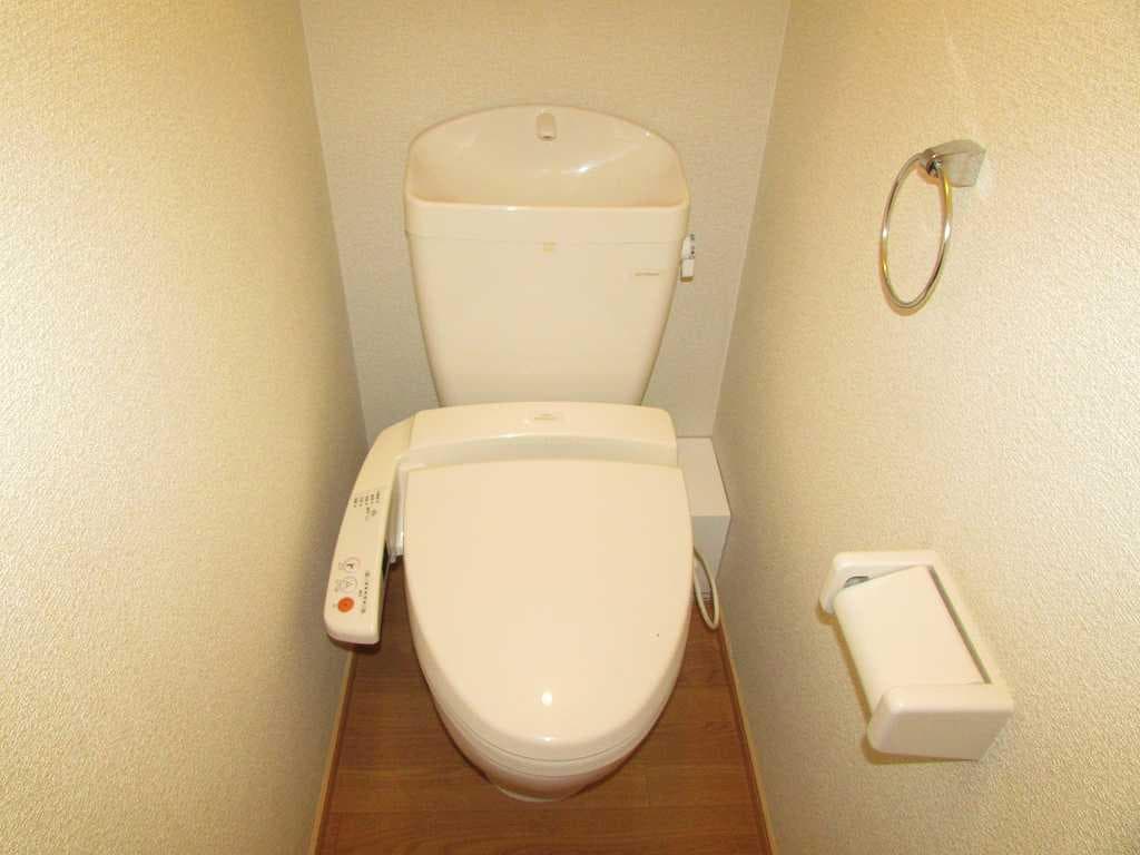Room image 8