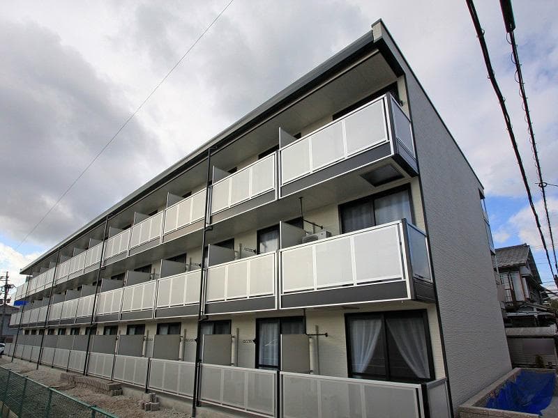 Main exterior of leopalace Takatsuji