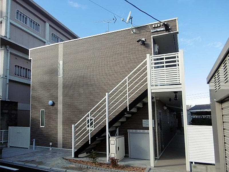 Main exterior of LEONEXT Corpo Kuwahara